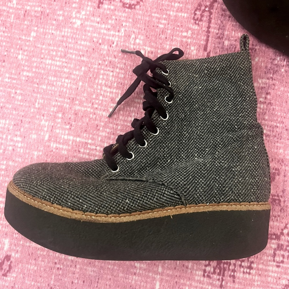 FLAMINGO WEDGE BOOTIES. Size 38.5